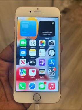 Apple iPhone 7 - 32GB - Unlocked 70% Battery Health